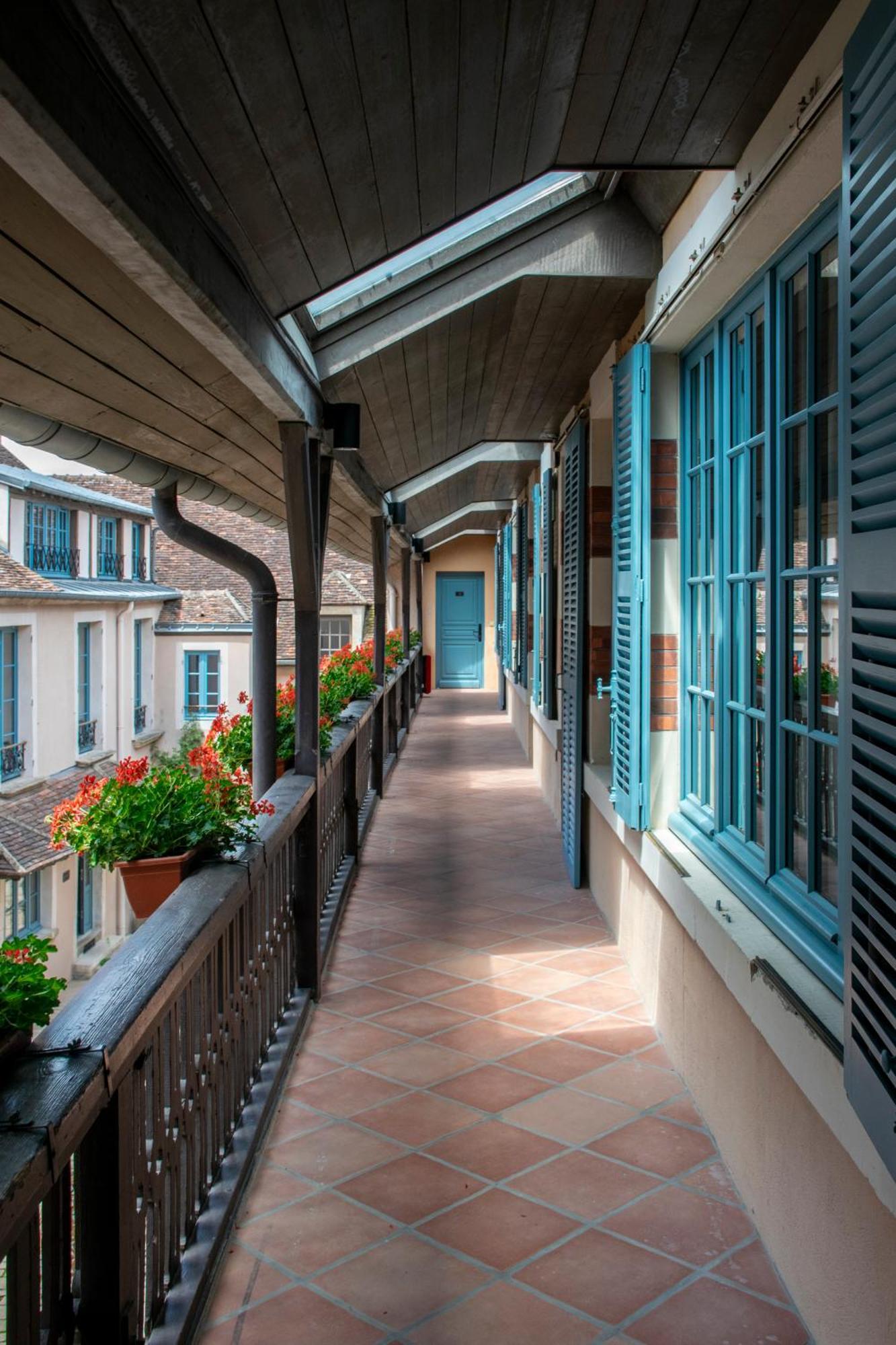 Hotel De La Poste Avallon Bagian luar foto