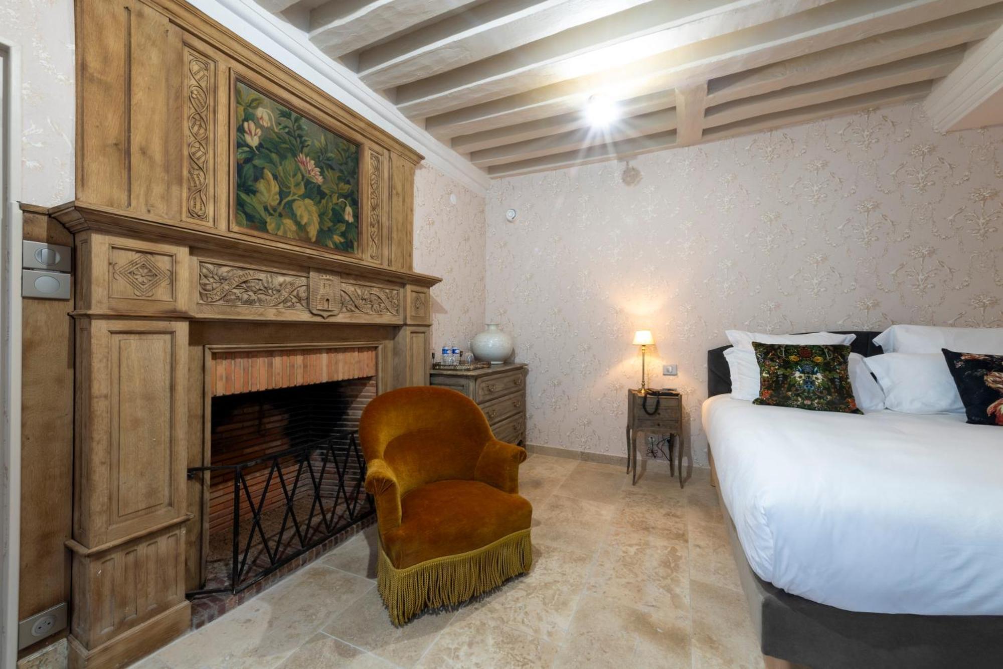 Hotel De La Poste Avallon Bagian luar foto
